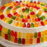 Gummibärchen Torte: Warum die Bärchen erst in der letzten Minute draufkommen Gummibärchen Torte